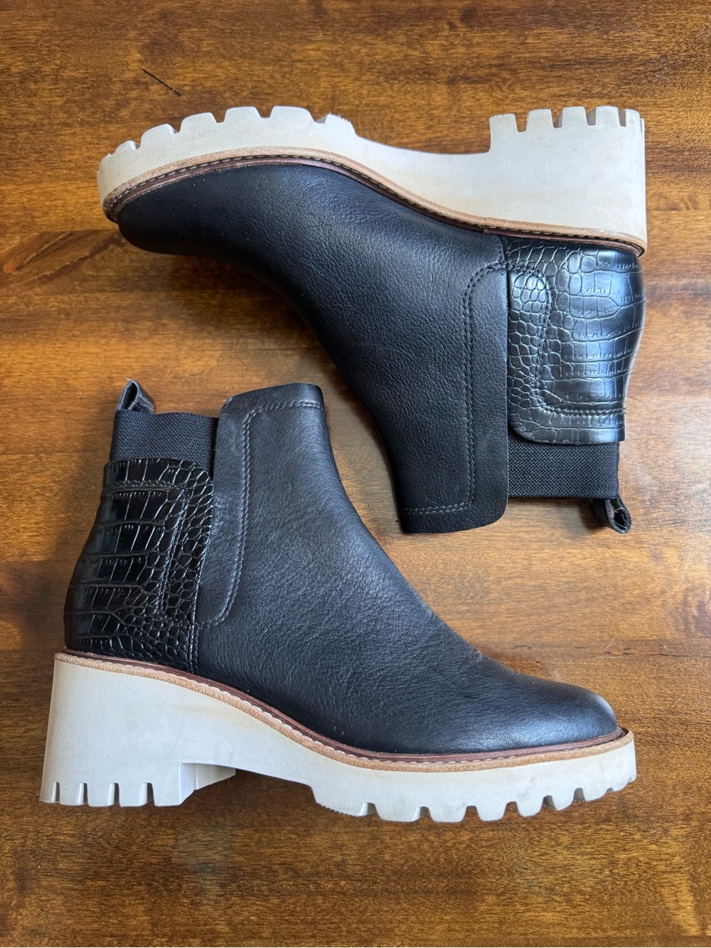 Dolce Vita Huey H2O Waterproof Ankle Boots - Picture 2 of 10